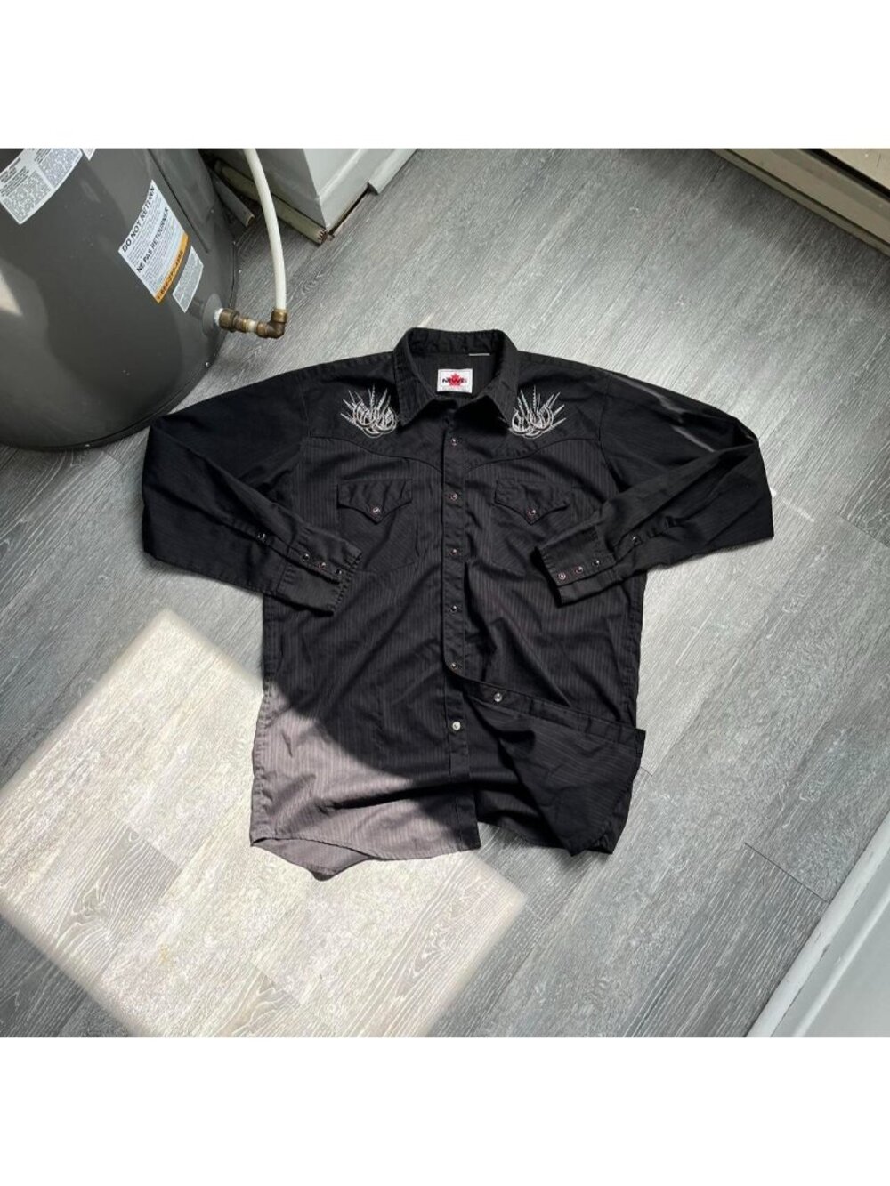 Black / Grey Vintage “MWG” Western Style Button-Up Horse Shoe / Cowboy Shirt